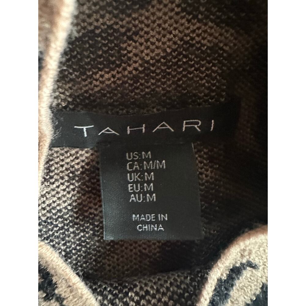 Tahari Cheetah Print Crew Neck Sweater Size Medium - Picture 4 of 6